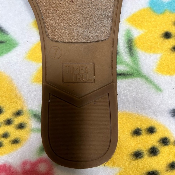 Time and Tru Blue Jean Flip Flops - Picture 2 of 2